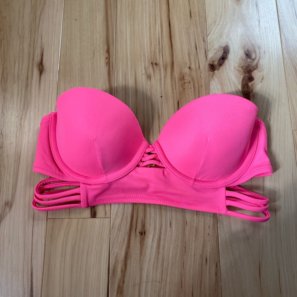 VICTORIAS SECRET CUT-OUT BRALETTE